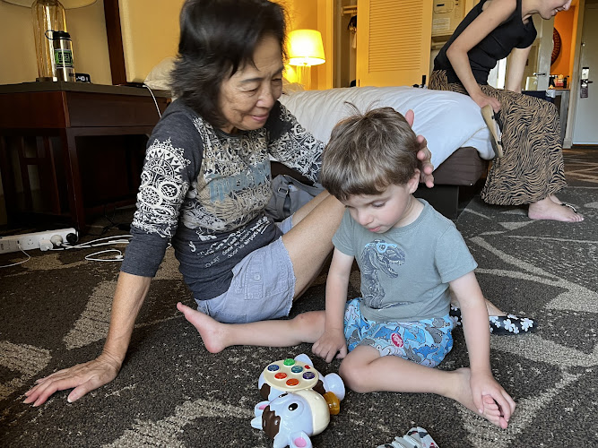 Negocio Aloha Sitters & On Call Kupuna Care